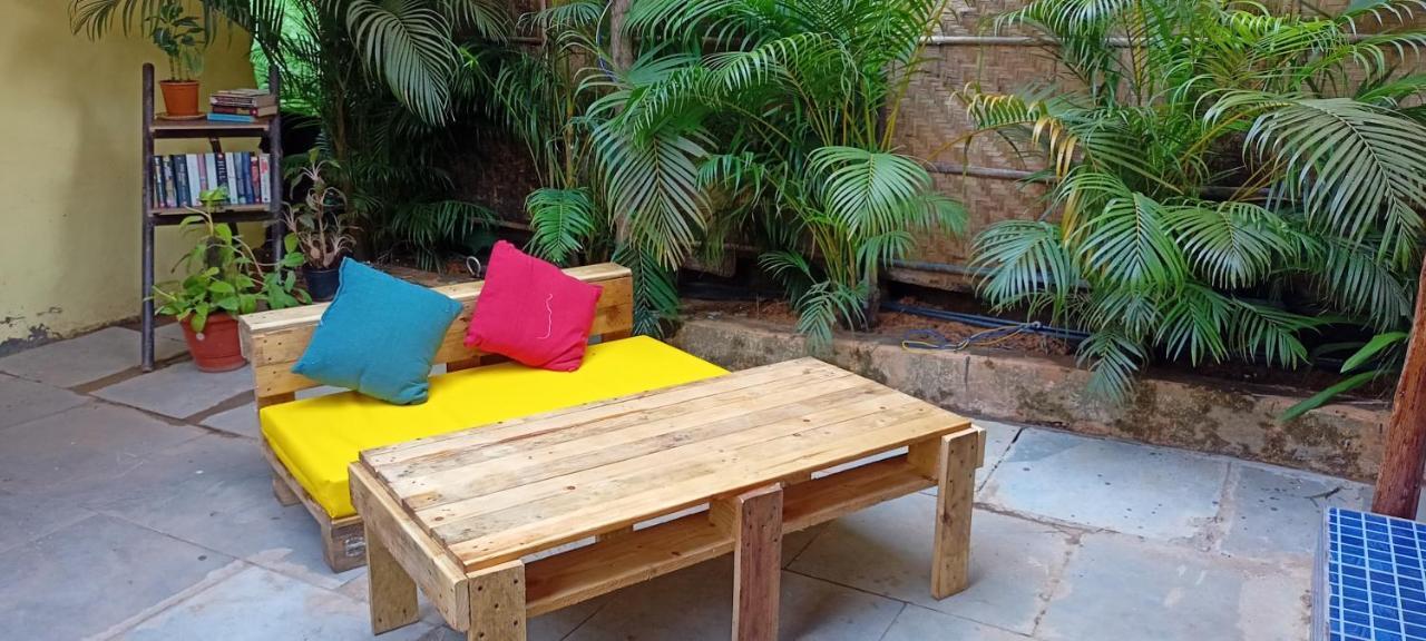 Red Monkeys Hostel アランボル エクステリア 写真