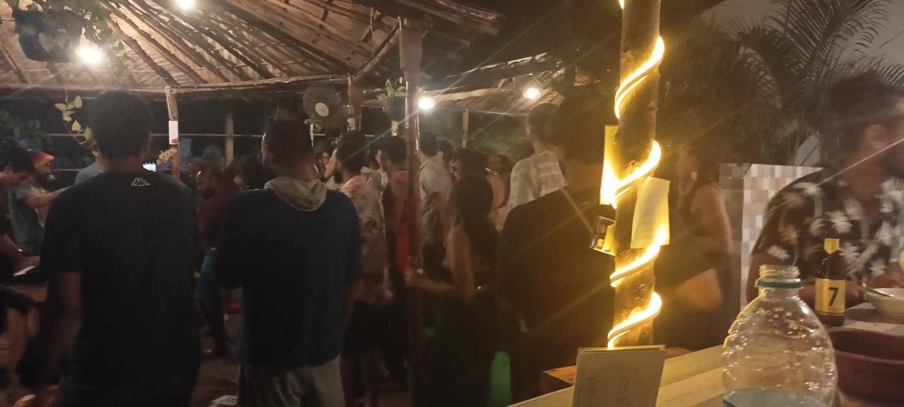 Red Monkeys Hostel アランボル エクステリア 写真