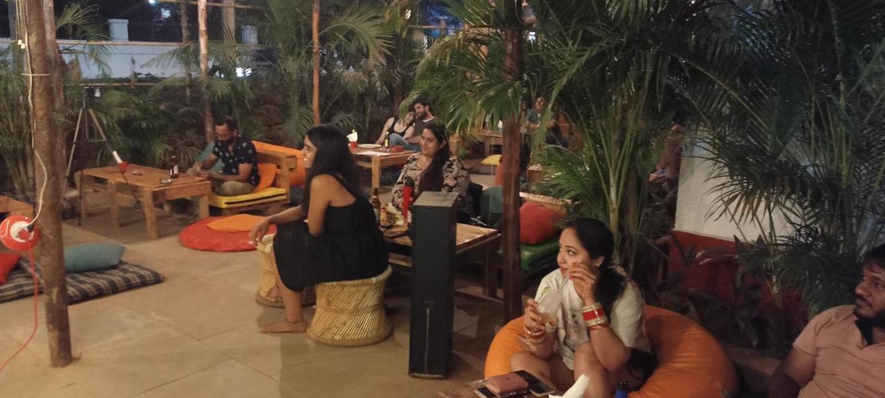 Red Monkeys Hostel アランボル エクステリア 写真