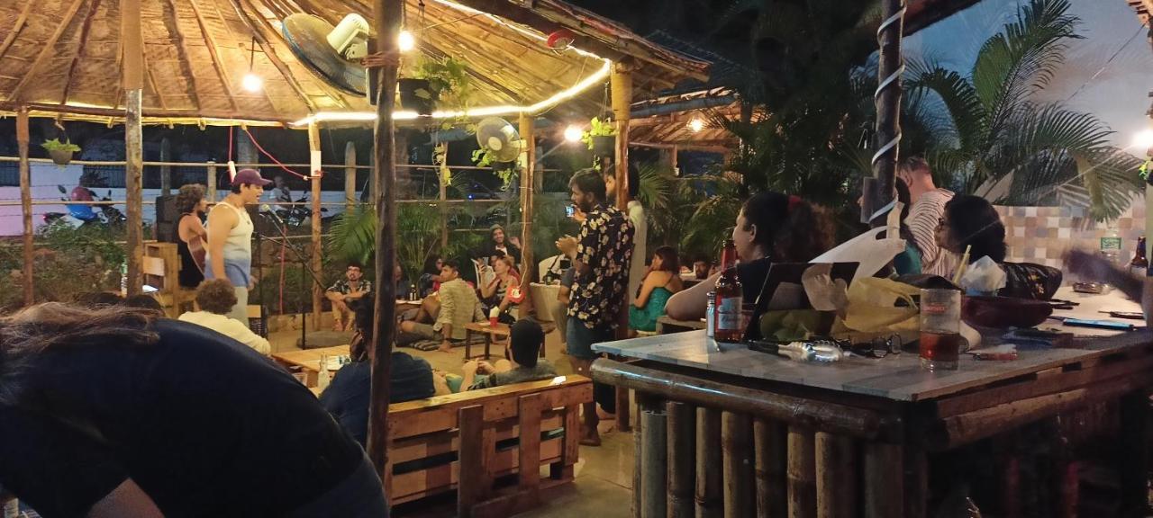 Red Monkeys Hostel アランボル エクステリア 写真