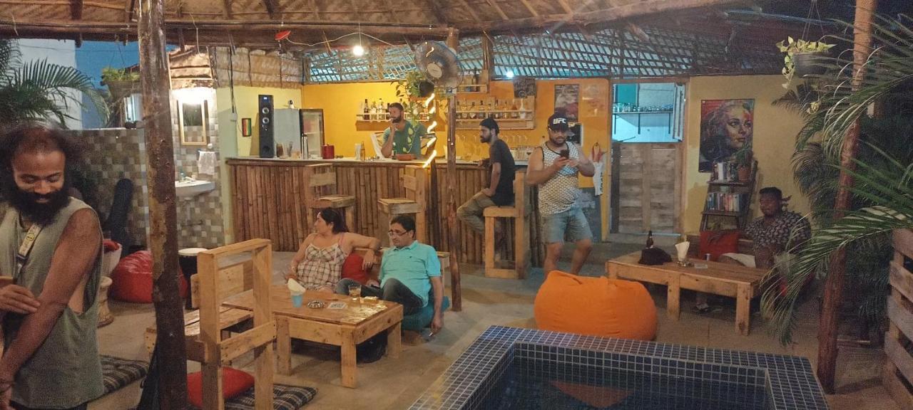 Red Monkeys Hostel アランボル エクステリア 写真